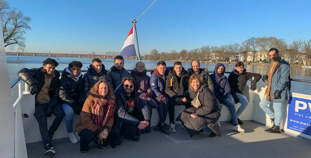 Het pontje in Deventer met de leerlingen van Iedereen aan Boord